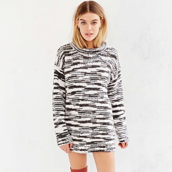 Urban Outfitters Sweaters - HP🎉 UO | Ecoté Roll Neck Boyfriend Sweater